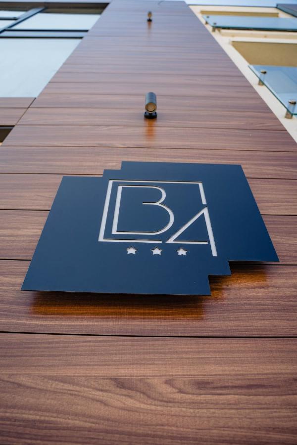 Hotel B4 Орадя Экстерьер фото
